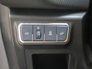 20212.0T 򌳱ܰ п؅^