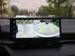 2021款2.0T 四驱潮跑版 中控区