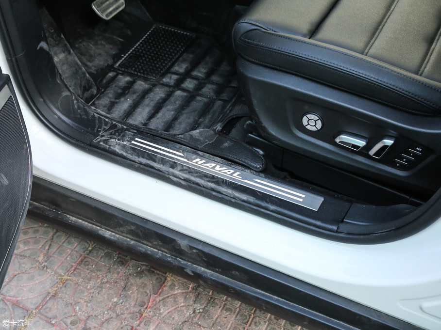 2017�����H7 L �t�� 2.0T �ԄӺ��A��