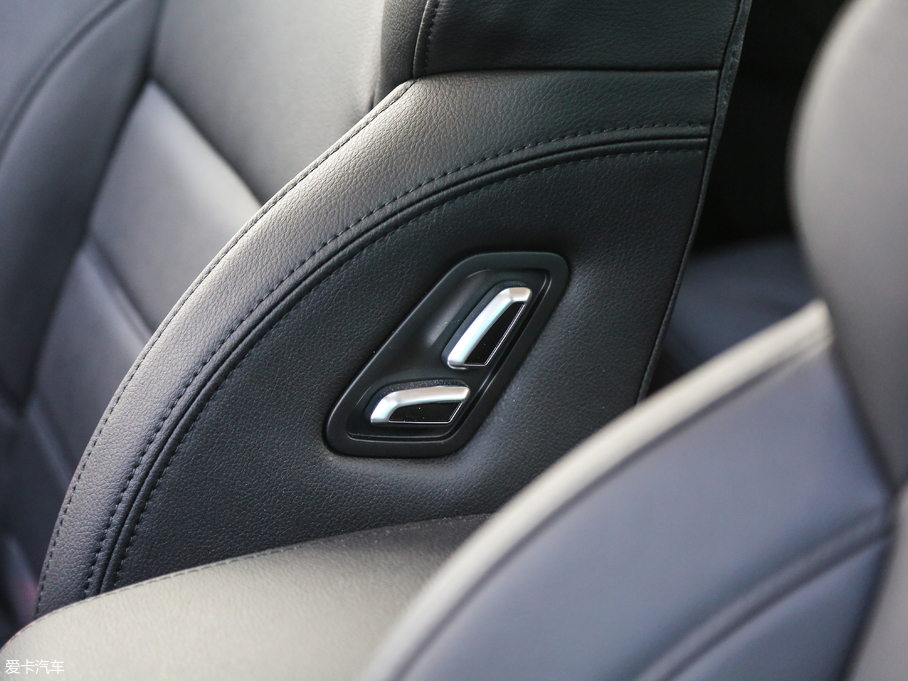 2017�����H7 L �t�� 2.0T �ԄӺ��A��