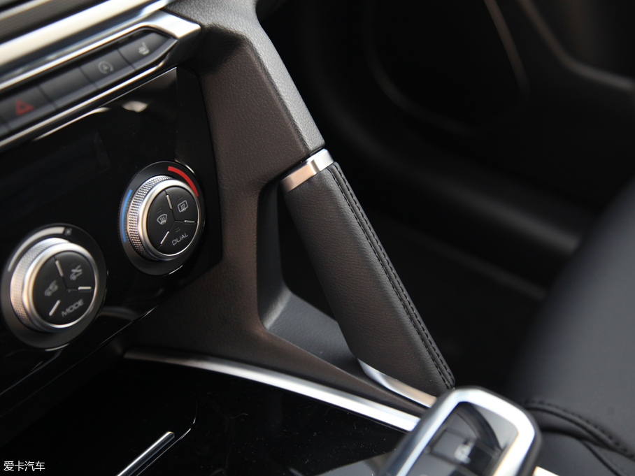 2018H6 \(yn)(dng) 1.5T Ԅ(dng)(q)Ӣ