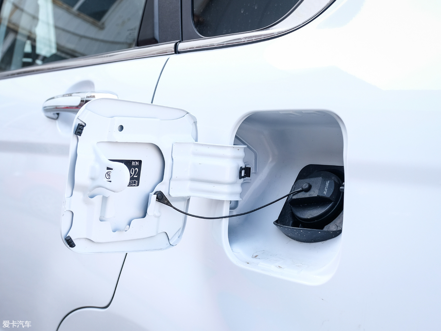 2018H6 { \Ӱ1.5T ԄӃ򌾫Ӣ