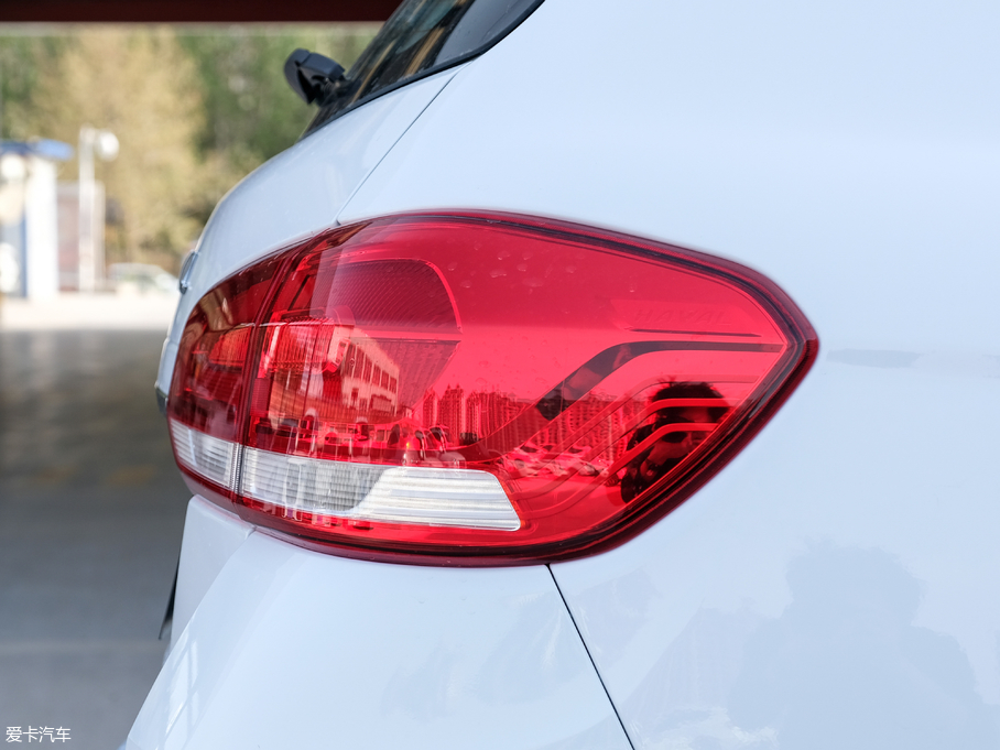 2018H6 { \Ӱ1.5T ԄӃ򌾫Ӣ