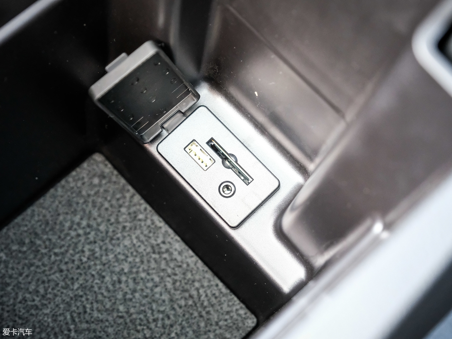 2018H6 { \Ӱ1.5T ԄӃ򌾫Ӣ