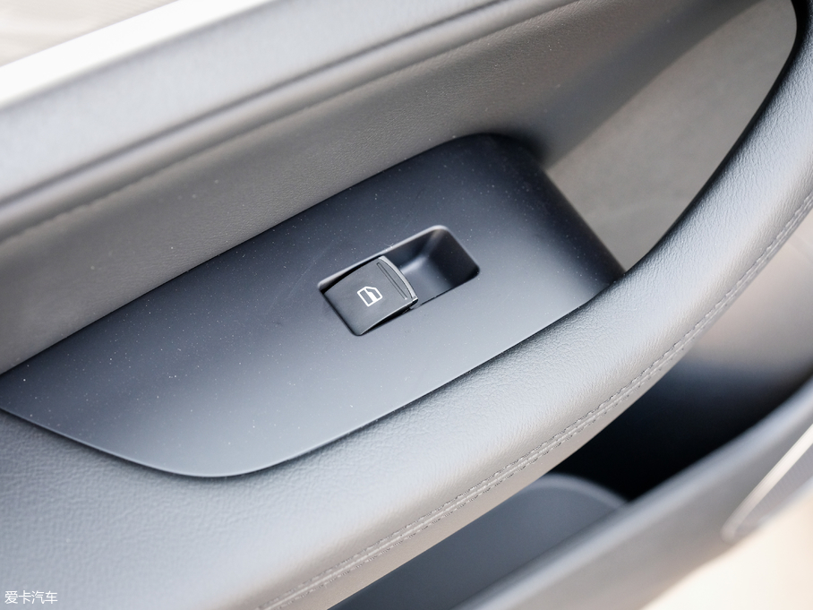 2018H6 {(ln)(bio) \(yn)Ӱ1.5T ԄӃ(q)Ӣ