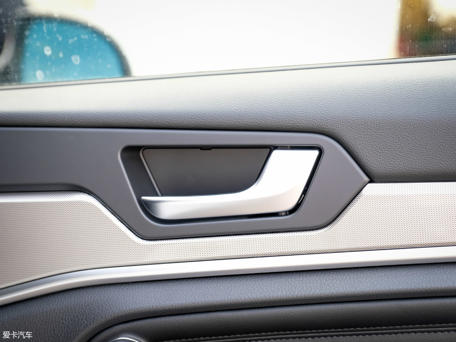 2018H6 { \Ӱ1.5T ԄӃ򌾫Ӣ