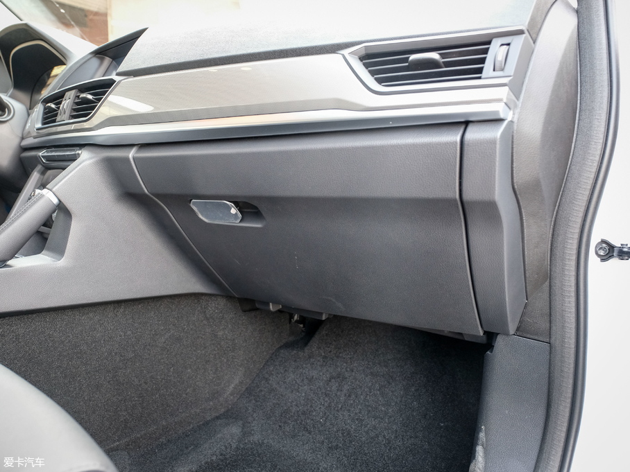 2018H6 { \Ӱ1.5T ԄӃ򌾫Ӣ