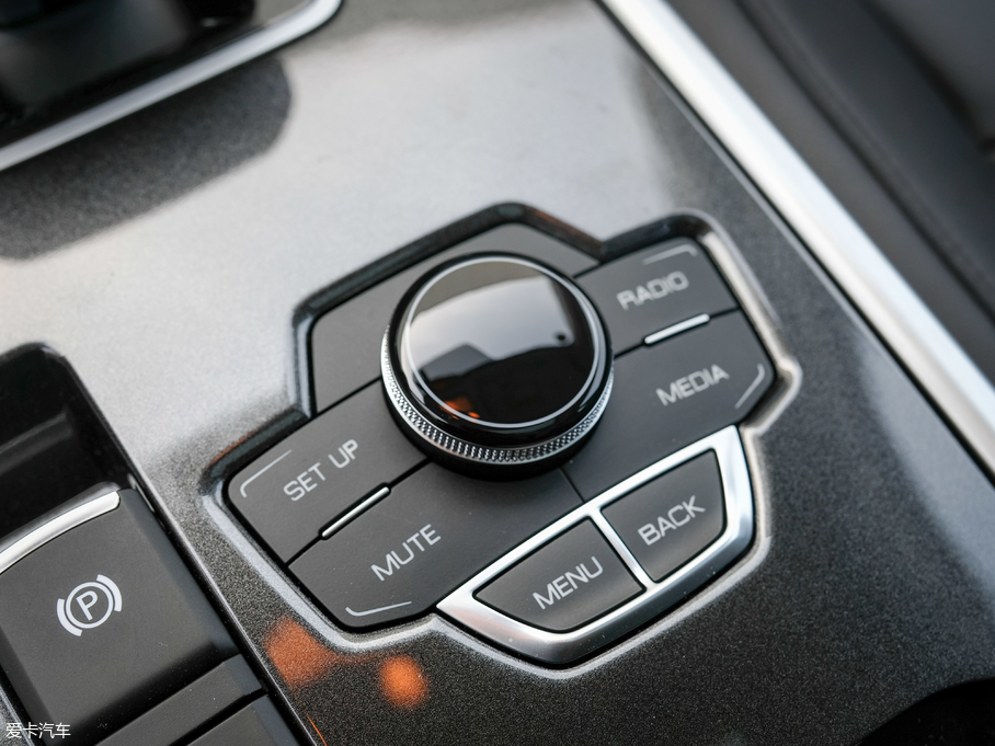 2018H6 { \Ӱ1.5T ԄӃ򌾫Ӣ