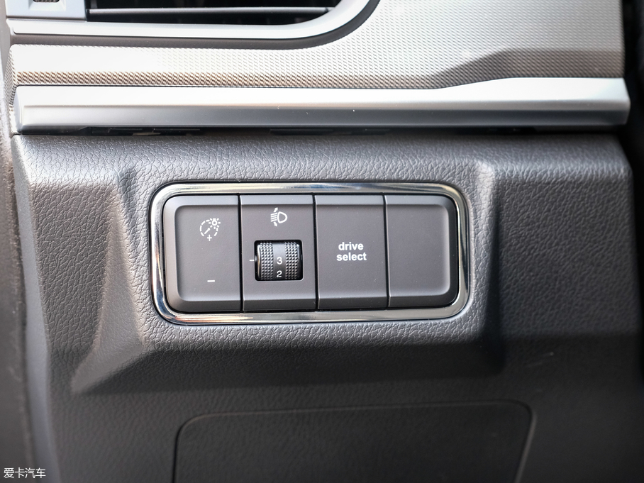 2018H6 { \Ӱ1.5T ԄӃ򌾫Ӣ