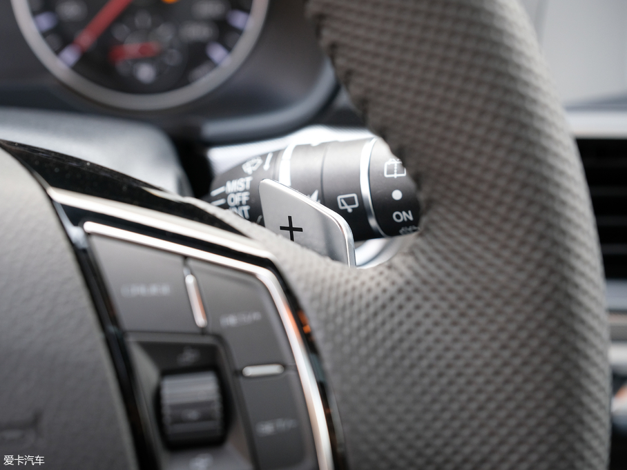 2018H6 { \Ӱ1.5T ԄӃ򌾫Ӣ