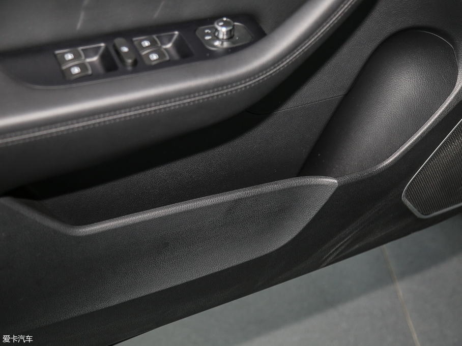 2018H6 { \Ӱ1.5T ԄӃ򌾫Ӣ