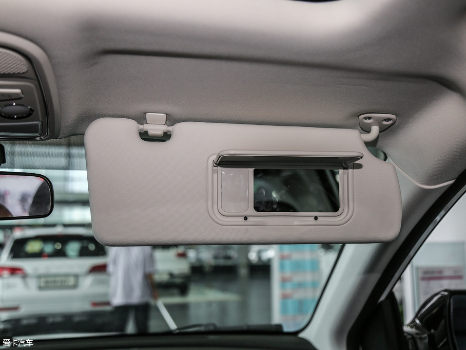 2018H6 { \Ӱ1.5T ԄӃ򌾫Ӣ