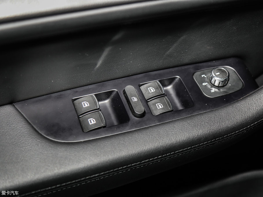 2018H6 { \Ӱ1.5T ԄӃ򌾫Ӣ