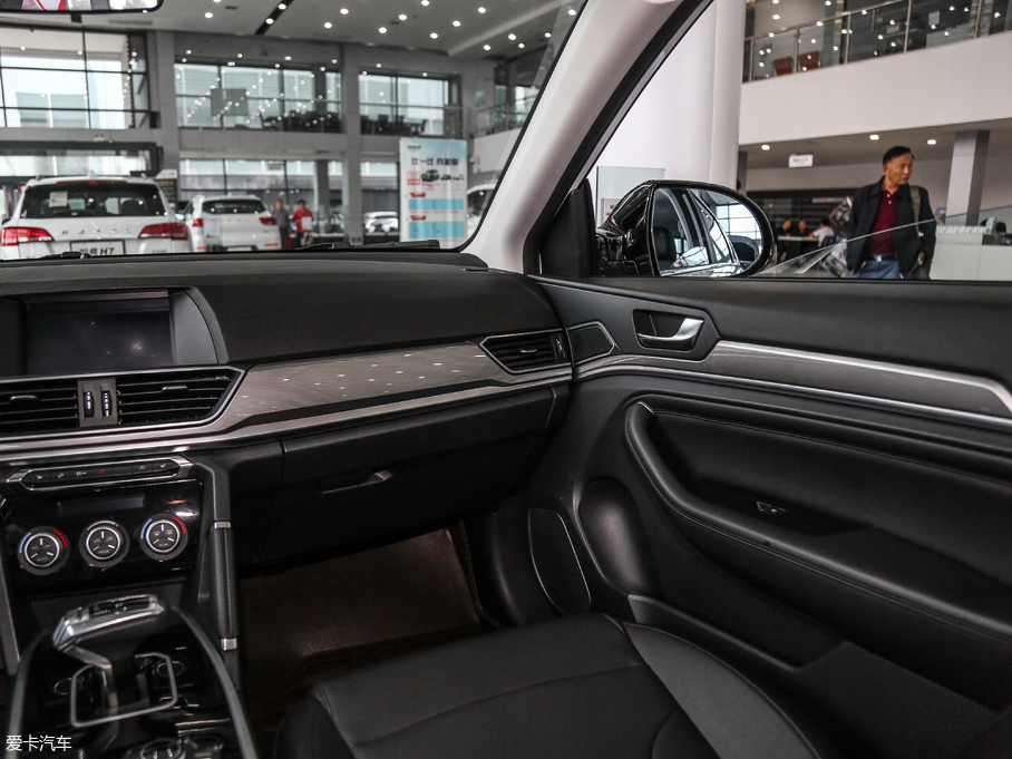 2018H6 { \Ӱ1.5T ԄӃ򌾫Ӣ