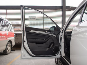 2018款蓝标 运动版1.5T 手动两驱精英型 驾驶位车门