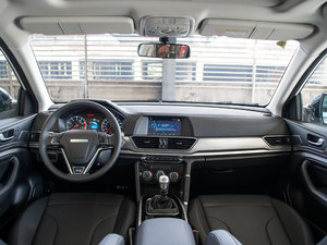 2018款蓝标 运动版1.5T 手动两驱精英型 内饰全景
