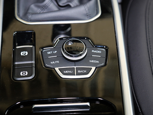 2018款蓝标 运动版1.5T 手动两驱精英型 中控区