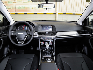 2018款蓝标 运动版1.5T 手动两驱精英型 中控区