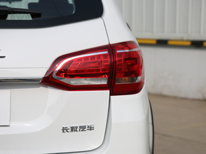2018款运动版 1.5T 手动两驱精英型 尾灯