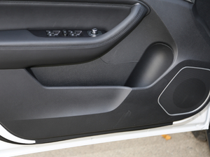 2018款运动版 1.5T 手动两驱精英型 前门储物空间