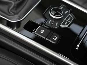 2018款运动版 1.5T 手动两驱精英型 驻车制动器