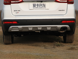 2018款运动版 1.5T 自动两驱精英型 排气管