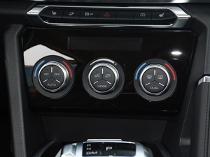 2018{ \Ӱ1.5T ԄӃ򌾫Ӣ {{