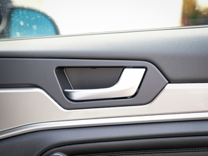 2018{ \Ӱ1.5T ԄӃ򌾫Ӣ g