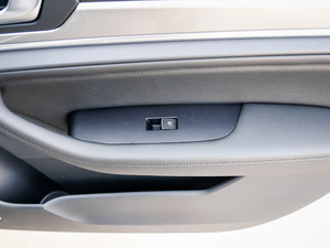 2018{ \Ӱ1.5T ԄӃ򌾫Ӣ g