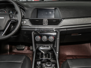 2018款蓝标 运动版1.5T 自动两驱精英型 中控台