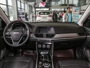 2018款蓝标 运动版1.5T 自动两驱精英型 内饰全景