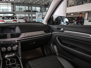 2018{ \Ӱ1.5T ԄӃ򌾫Ӣ п؅^