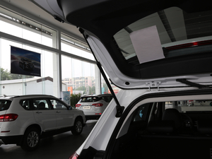 2018款蓝标 1.5T 自动豪华型 空间座椅