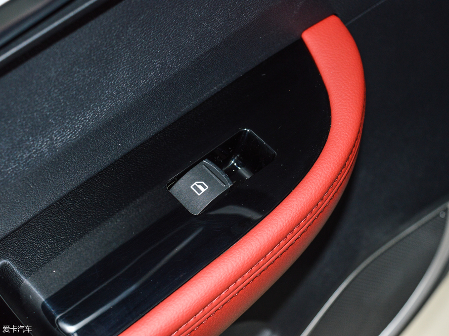 2018�����H2s �t�� 1.5T �ԄӾ�Ӣ��