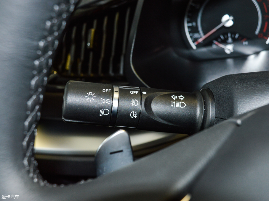 2018�����H2s �t�� 1.5T �ԄӾ�Ӣ��