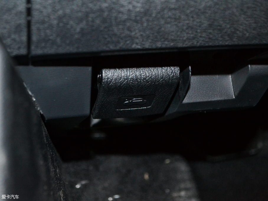 2018�����H2s �t��(bi��o) 1.5T �ԄӾ�Ӣ��