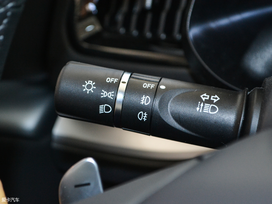 2018�����H2s �t�� 1.5T �ԄӾ�Ӣ��