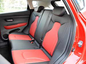 2018款蓝标 1.5T 自动舒适型 后排座椅