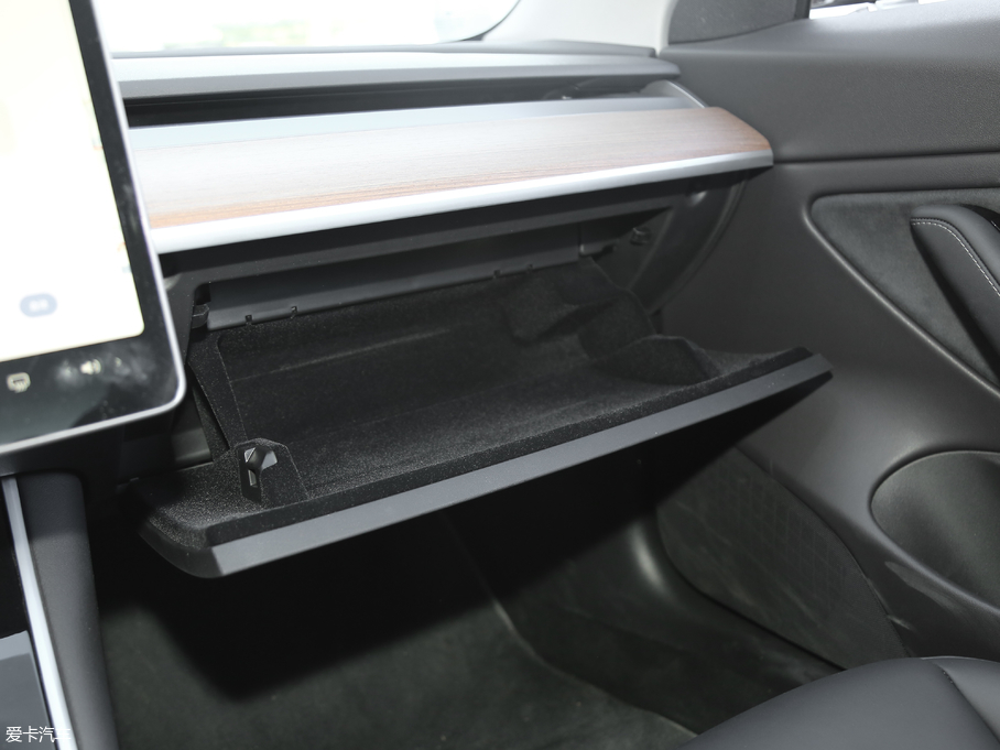 2019Model 3(M) Lm(x)ȫ݆(q)Ӱ