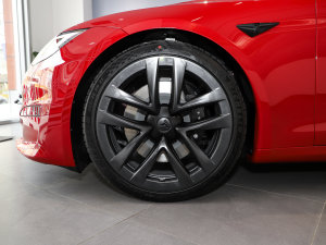 2021款Model S 三电机全轮驱动 Plaid版