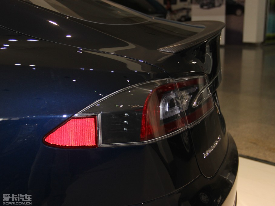 2014MODEL S P85