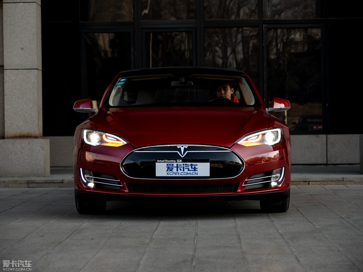 2014MODEL S P85