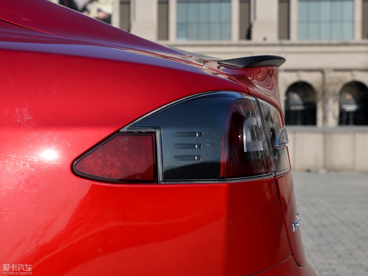 2014MODEL S P85