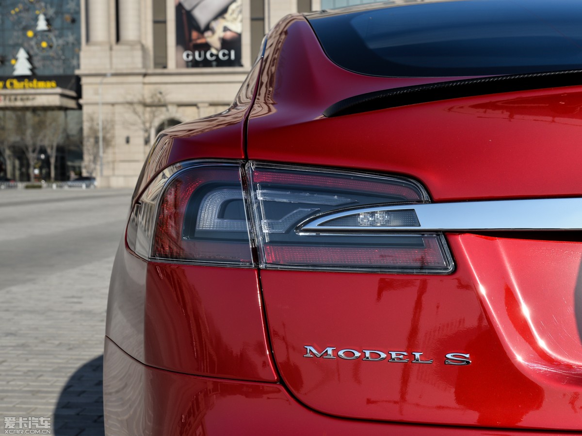 2014MODEL S P85