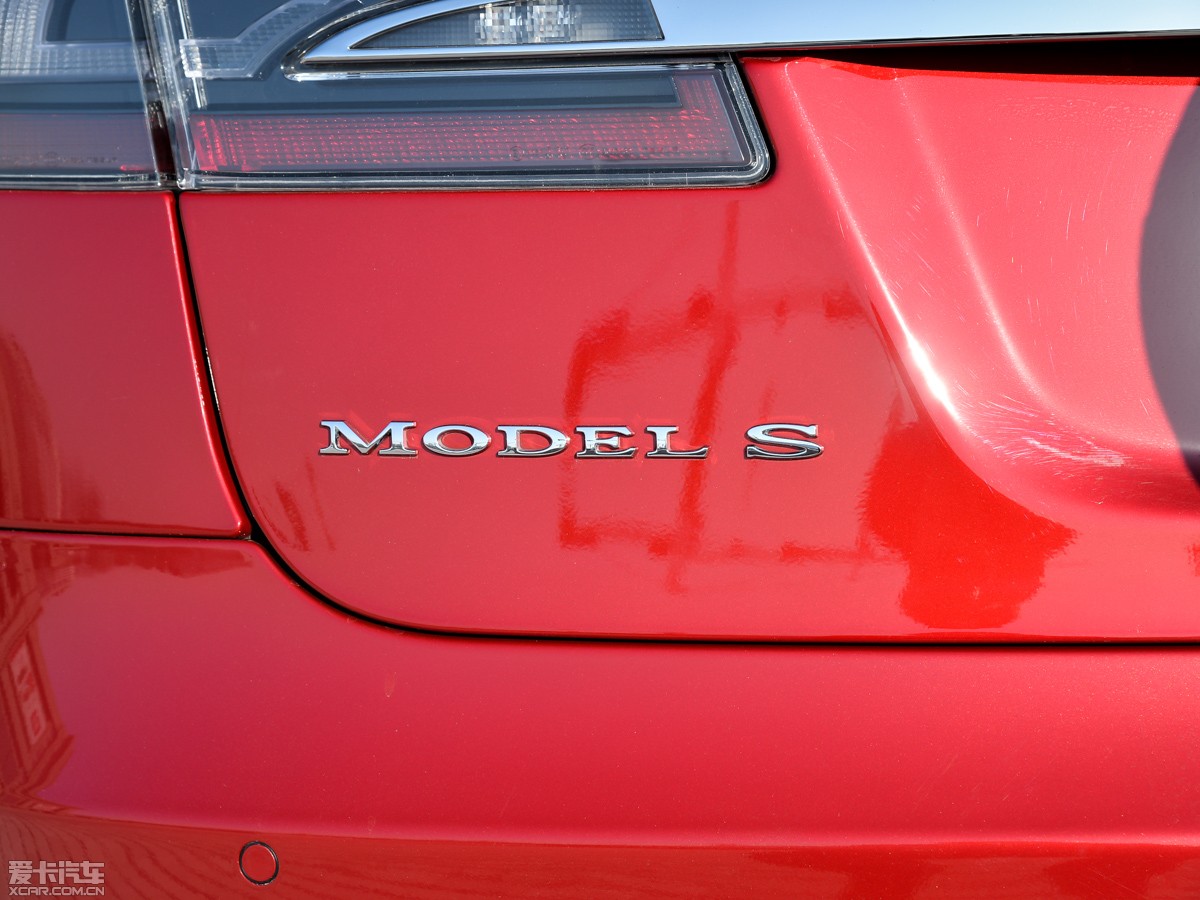 2014MODEL S P85