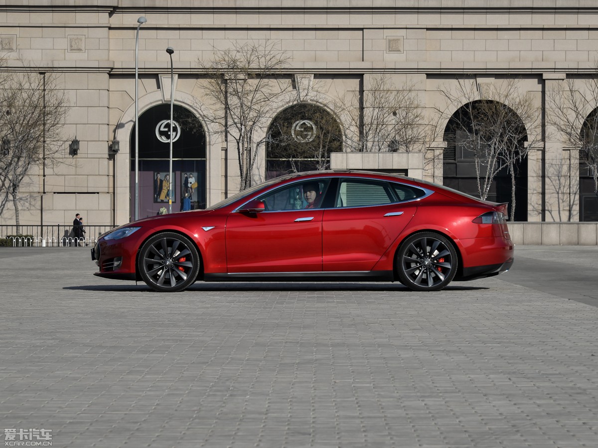 2014MODEL S P85