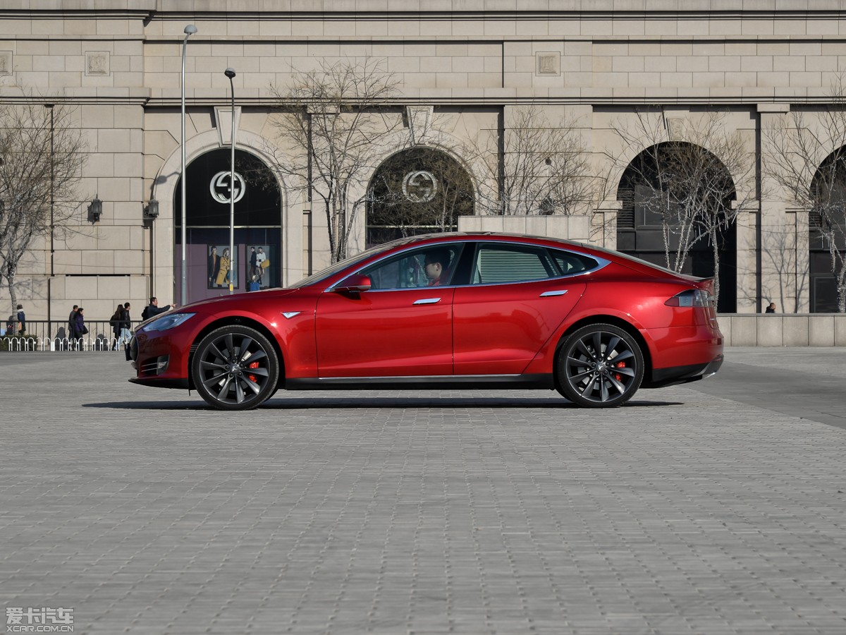2014MODEL S P85