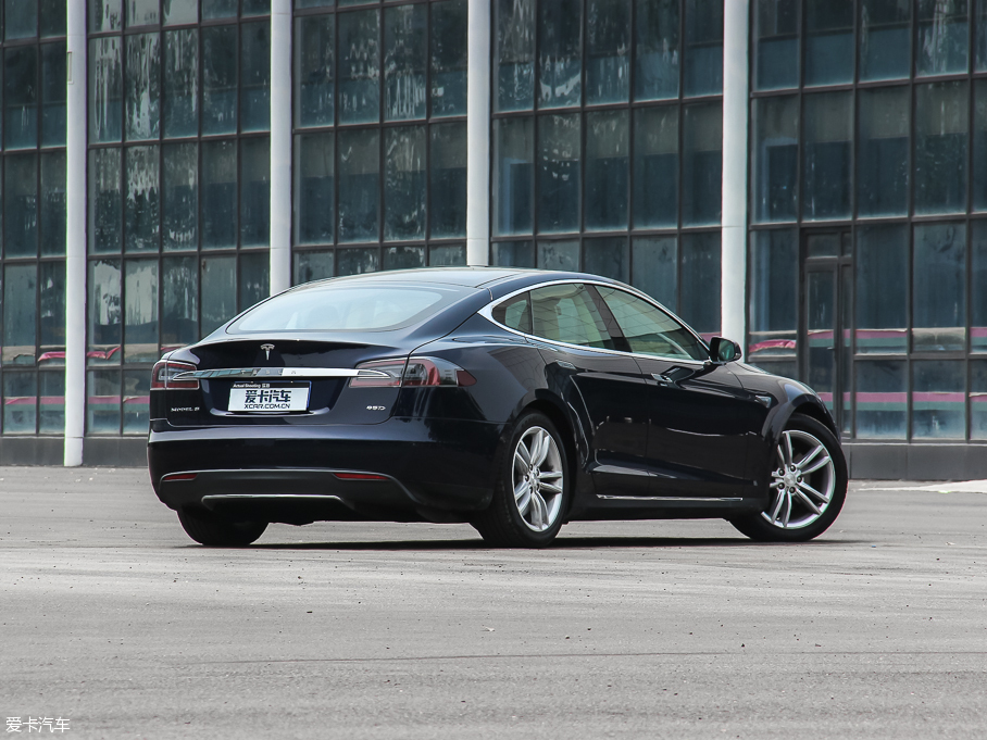 2015MODEL S 85D