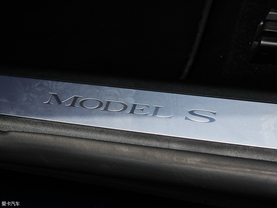 2015MODEL S 85D