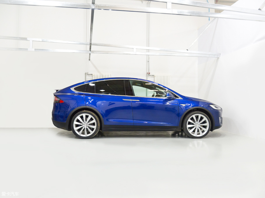 2016MODEL X 90D